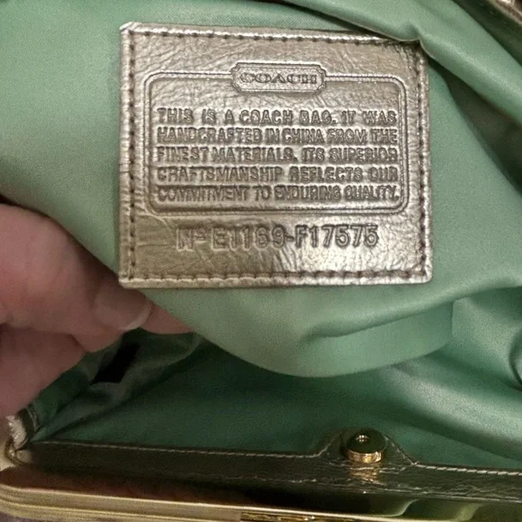 Coach RARE Poppy E1169-F17575 Graffiti Kiss-lock Satchel EUC - Picture 7 of 16